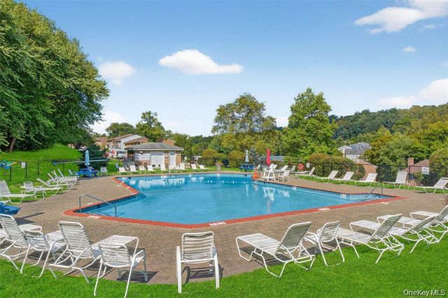 1840 Crompond Road 9B7, Peekskill, NY 10566