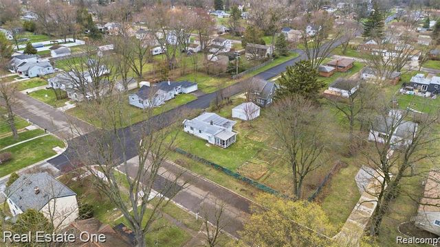 18318 Deering Street, Livonia, MI 48152
