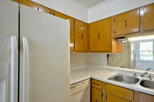 611 Needmore Rd, Clarksville, TN 37040