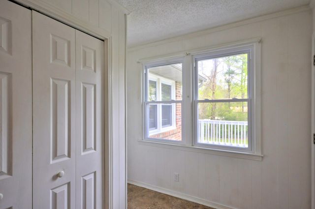 611 Needmore Rd, Clarksville, TN 37040