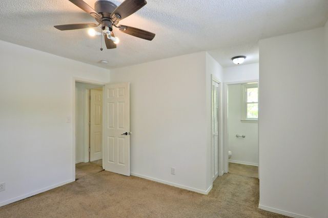 611 Needmore Rd, Clarksville, TN 37040