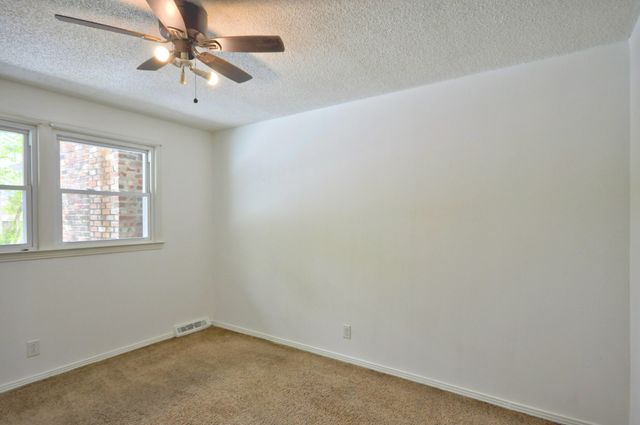 611 Needmore Rd, Clarksville, TN 37040