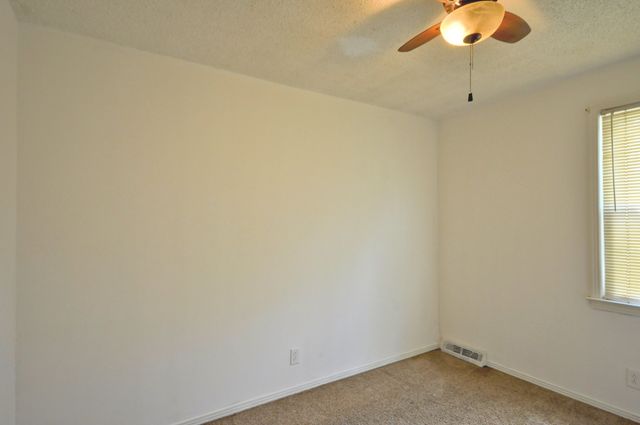 611 Needmore Rd, Clarksville, TN 37040