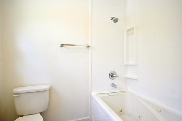 611 Needmore Rd, Clarksville, TN 37040