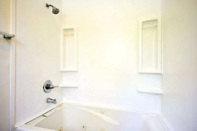 611 Needmore Rd, Clarksville, TN 37040