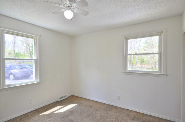 611 Needmore Rd, Clarksville, TN 37040