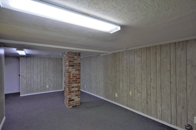 611 Needmore Rd, Clarksville, TN 37040