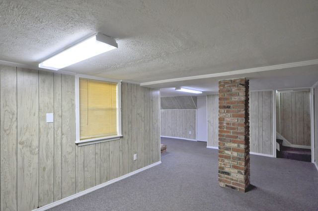 611 Needmore Rd, Clarksville, TN 37040