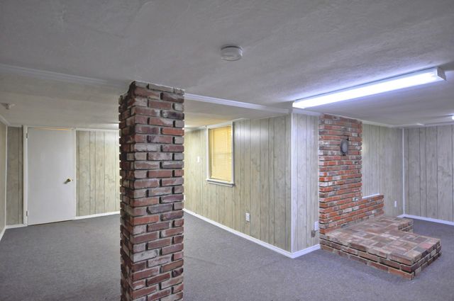 611 Needmore Rd, Clarksville, TN 37040