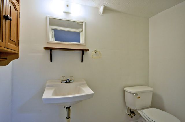 611 Needmore Rd, Clarksville, TN 37040