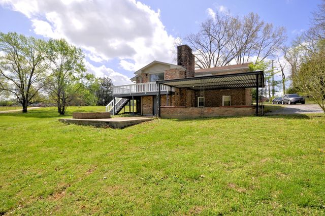 611 Needmore Rd, Clarksville, TN 37040