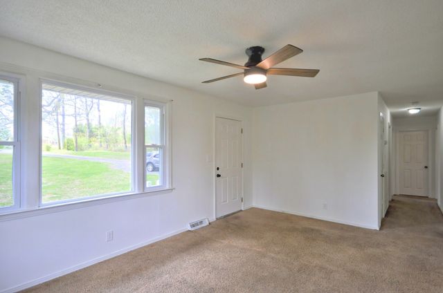 611 Needmore Rd, Clarksville, TN 37040