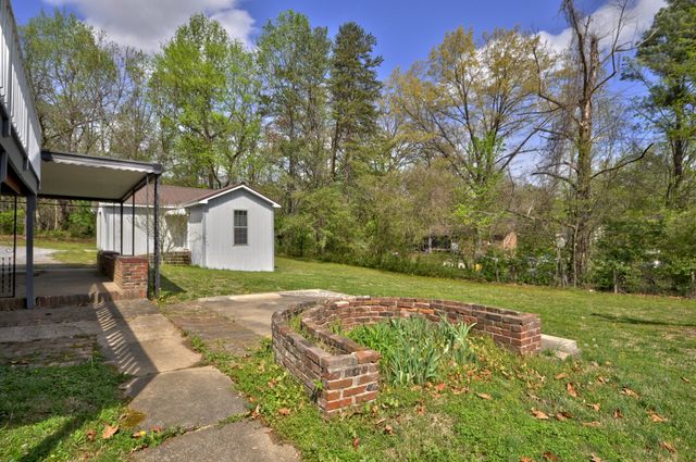 611 Needmore Rd, Clarksville, TN 37040