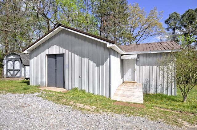 611 Needmore Rd, Clarksville, TN 37040