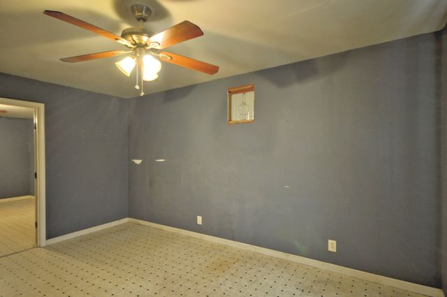 611 Needmore Rd, Clarksville, TN 37040