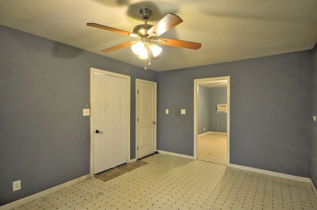 611 Needmore Rd, Clarksville, TN 37040