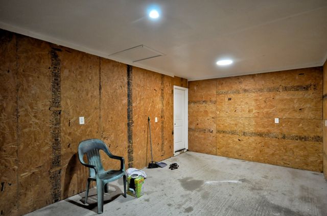 611 Needmore Rd, Clarksville, TN 37040