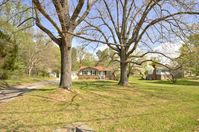 611 Needmore Rd, Clarksville, TN 37040