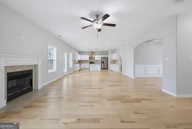 15 Hughston Walk, Newnan, GA 30263