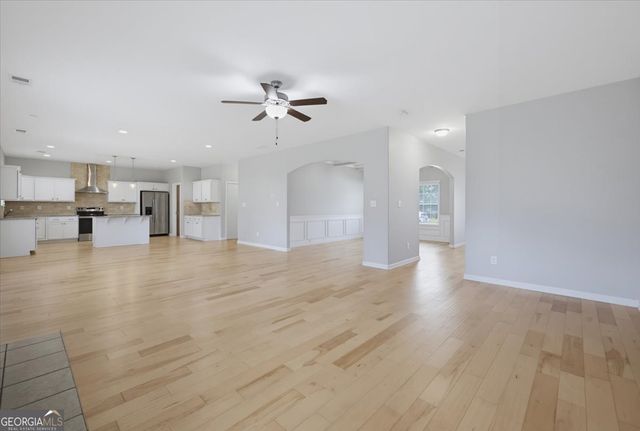 15 Hughston Walk, Newnan, GA 30263