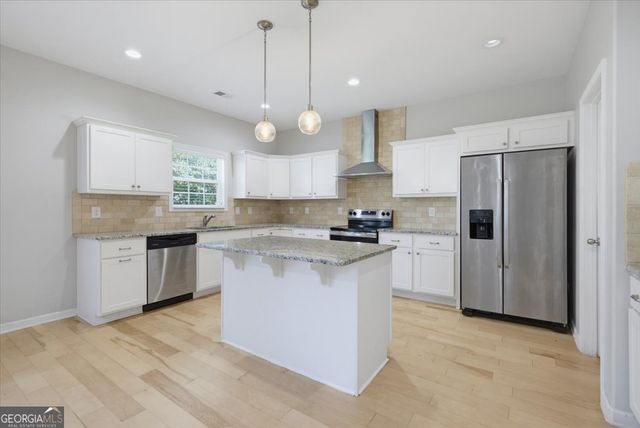 15 Hughston Walk, Newnan, GA 30263