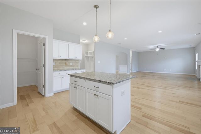 15 Hughston Walk, Newnan, GA 30263