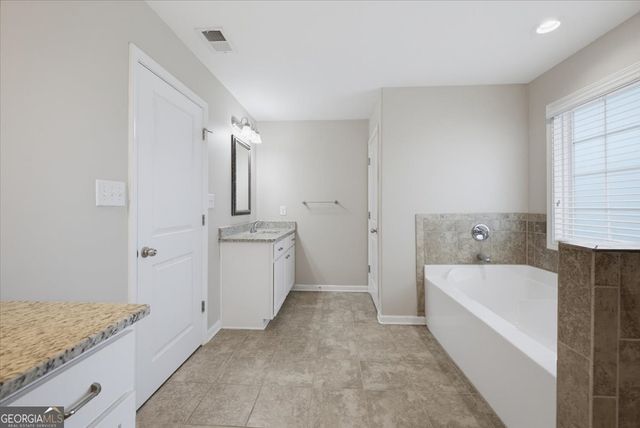 15 Hughston Walk, Newnan, GA 30263