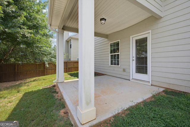 15 Hughston Walk, Newnan, GA 30263