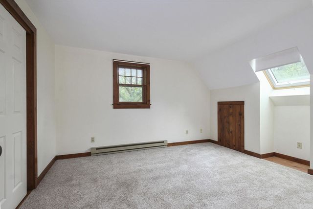 20 Lakewood Dr, Mashpee, MA 02649