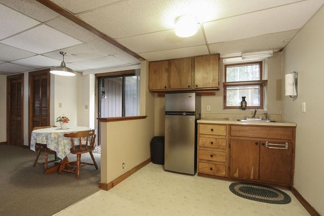 20 Lakewood Dr, Mashpee, MA 02649