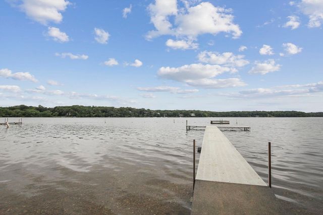 20 Lakewood Dr, Mashpee, MA 02649