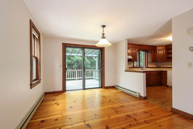 20 Lakewood Dr, Mashpee, MA 02649