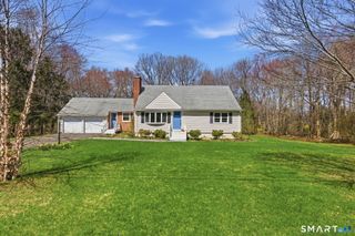 6 Fieldstone Drive, Newtown, CT 06470