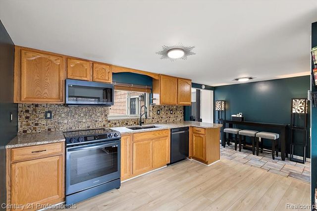 3185 Shimmons Road, Auburn Hills, MI 48326