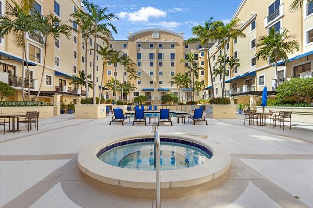 8395 SW 73rd Ave 105, Miami, FL 33143