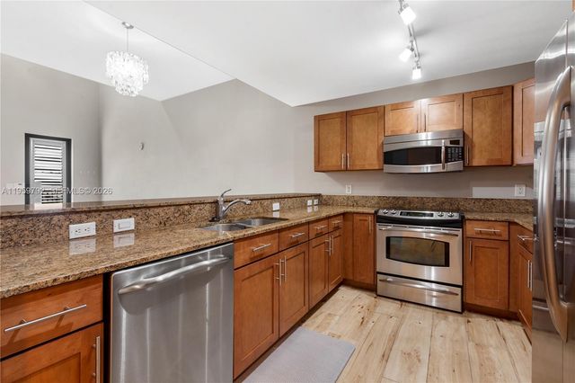 8395 SW 73rd Ave 105, Miami, FL 33143