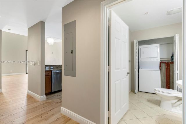 8395 SW 73rd Ave 105, Miami, FL 33143