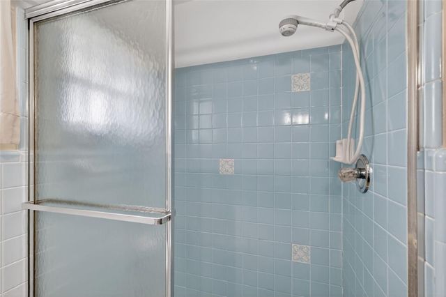 623 THIRD AVENUE, Lady Lake, FL 32159