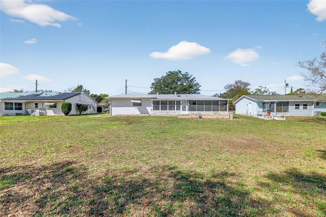 623 THIRD AVENUE, Lady Lake, FL 32159