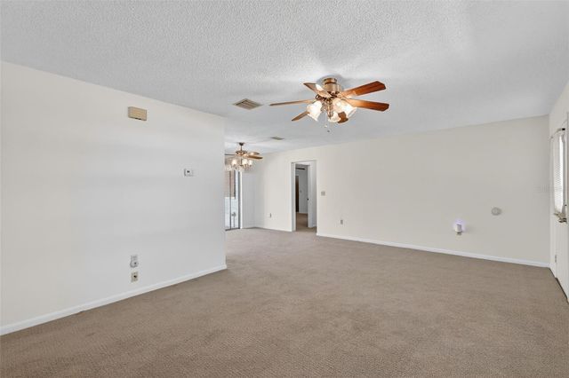 623 THIRD AVENUE, Lady Lake, FL 32159