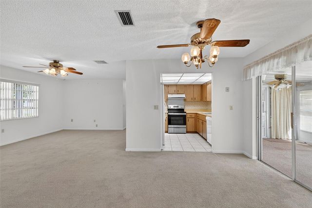 623 THIRD AVENUE, Lady Lake, FL 32159