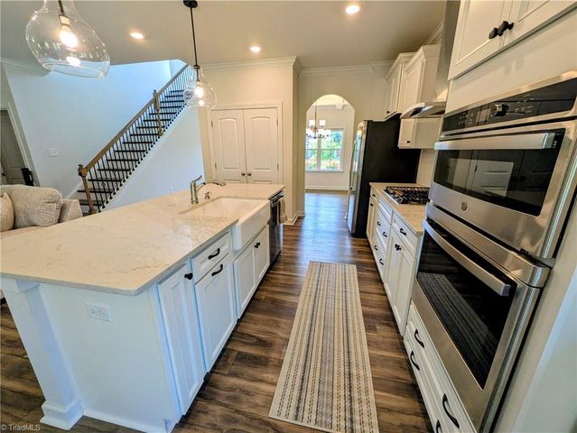 226 Bismarck Court, Winston-salem, NC 27104