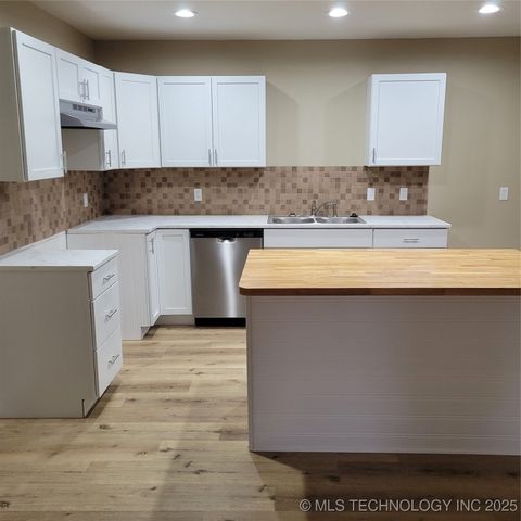 511 S State Street, Wagoner, OK 74467