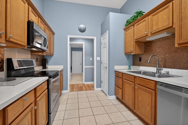 2957 Sandersville Road, Lexington, KY 40511