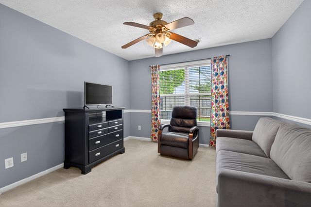 2957 Sandersville Road, Lexington, KY 40511