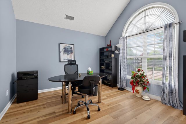 2957 Sandersville Road, Lexington, KY 40511