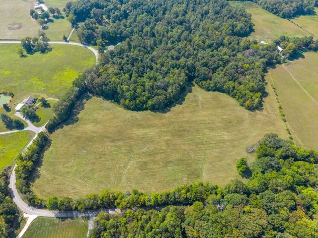 6 Pace Rd, Clarksville, TN 37043