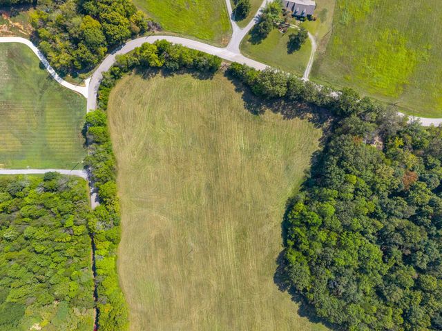 6 Pace Rd, Clarksville, TN 37043