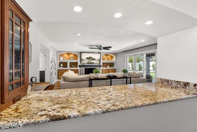 15823 N 58TH Place, Scottsdale, AZ 85254