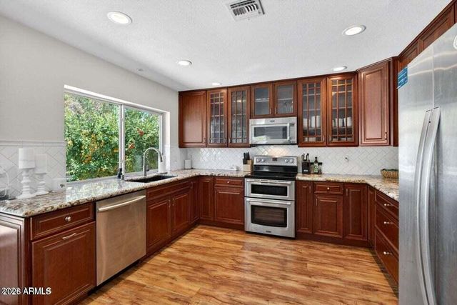 15823 N 58TH Place, Scottsdale, AZ 85254